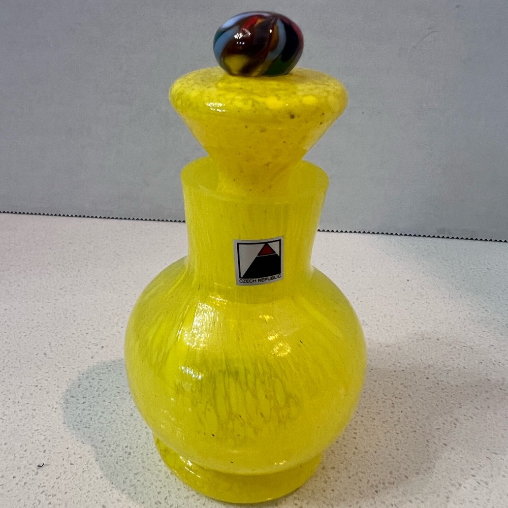 Czech Republic Yellow‎ Mardi Gras Top Perfume Bottle Glass Atelier Morava